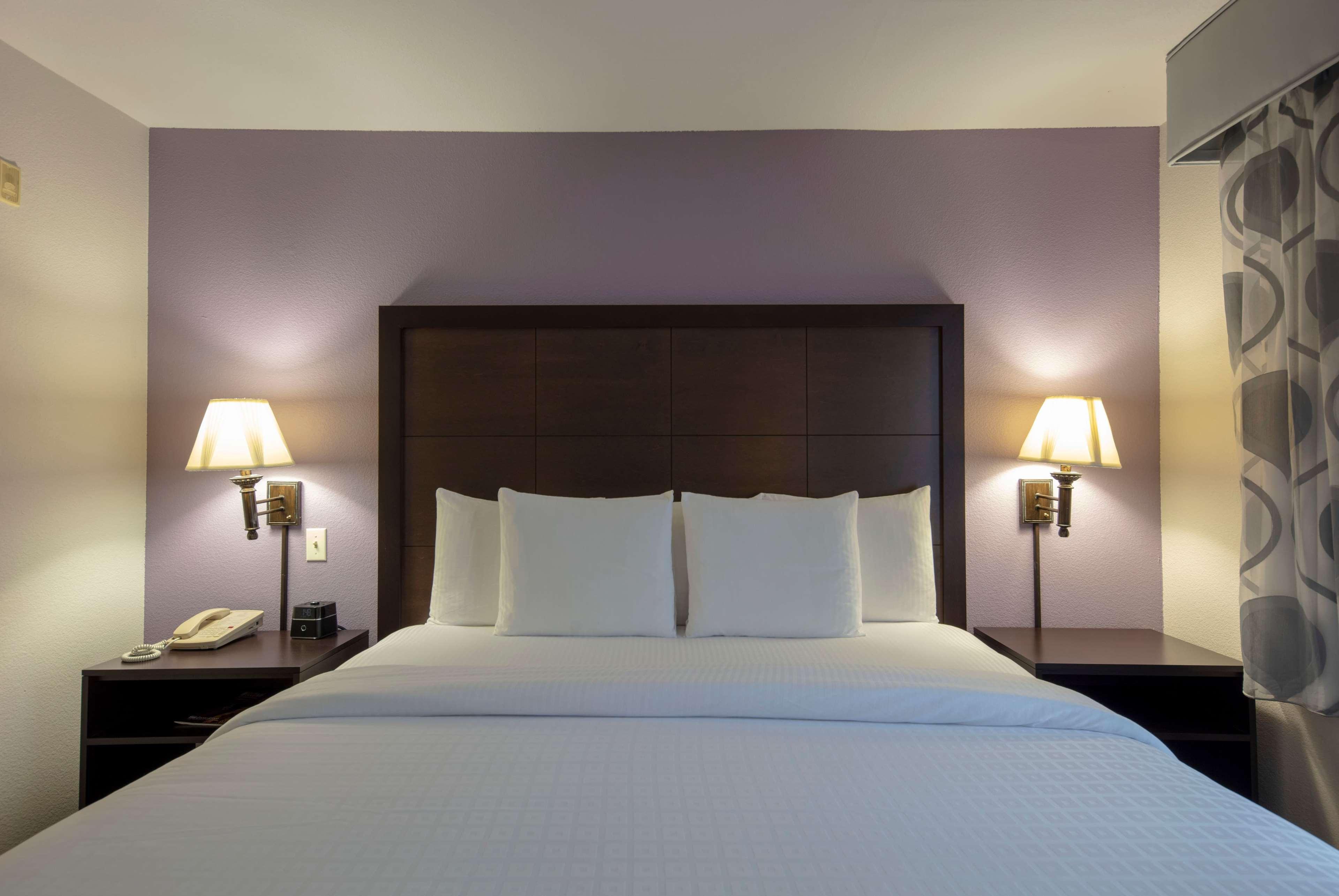 Hotel La Quinta By Wyndham Springfield Airport Plaza Exterior foto