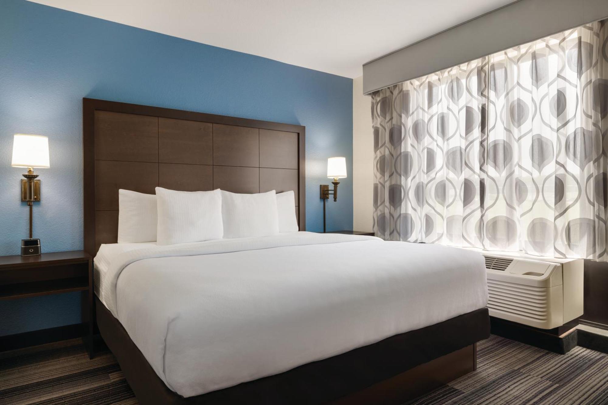 Hotel La Quinta By Wyndham Springfield Airport Plaza Exterior foto