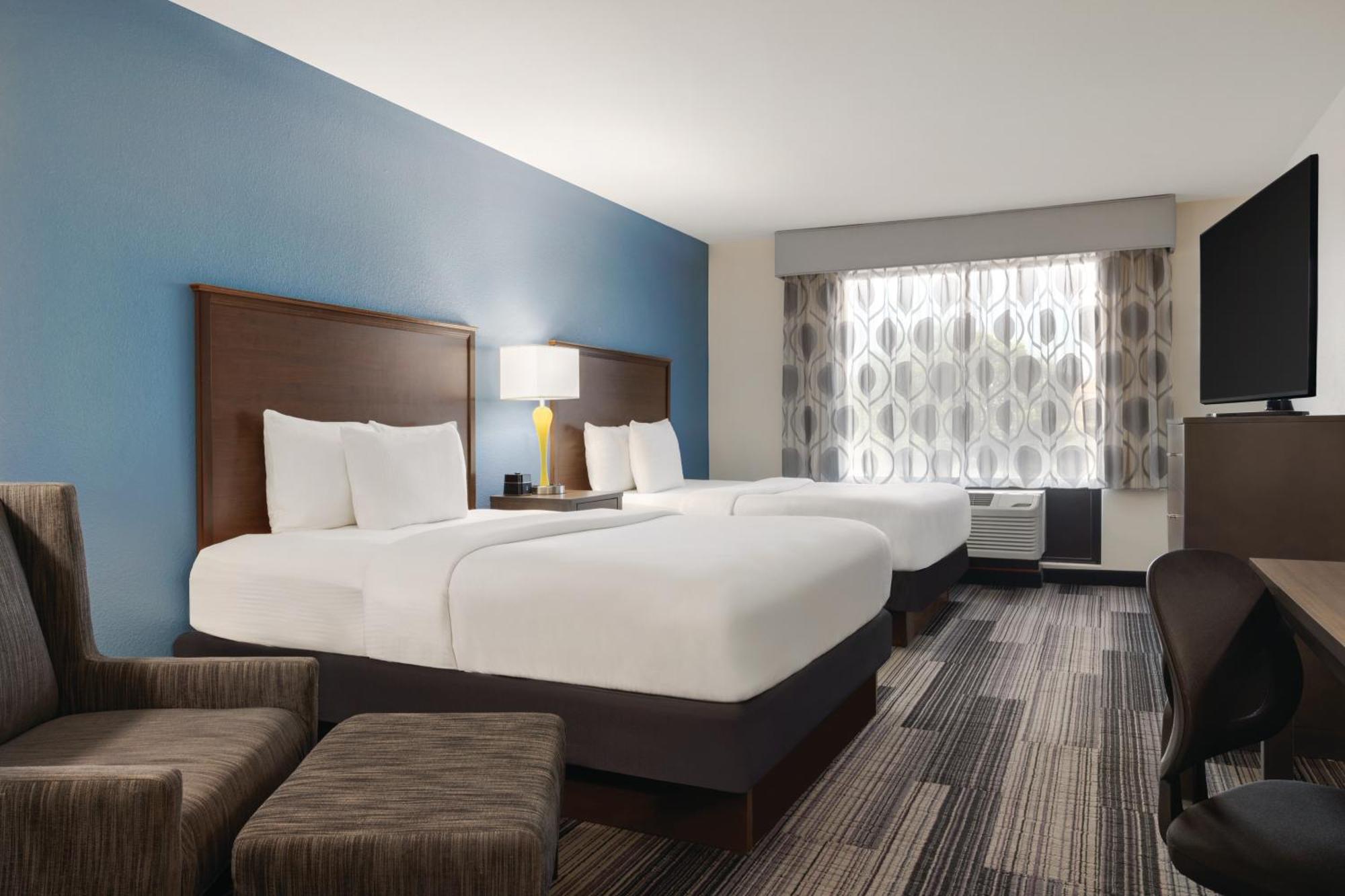 Hotel La Quinta By Wyndham Springfield Airport Plaza Exterior foto