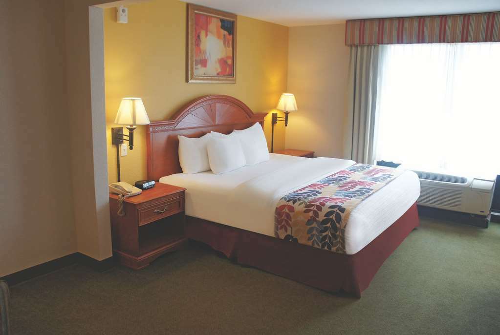 Hotel La Quinta By Wyndham Springfield Airport Plaza Habitación foto