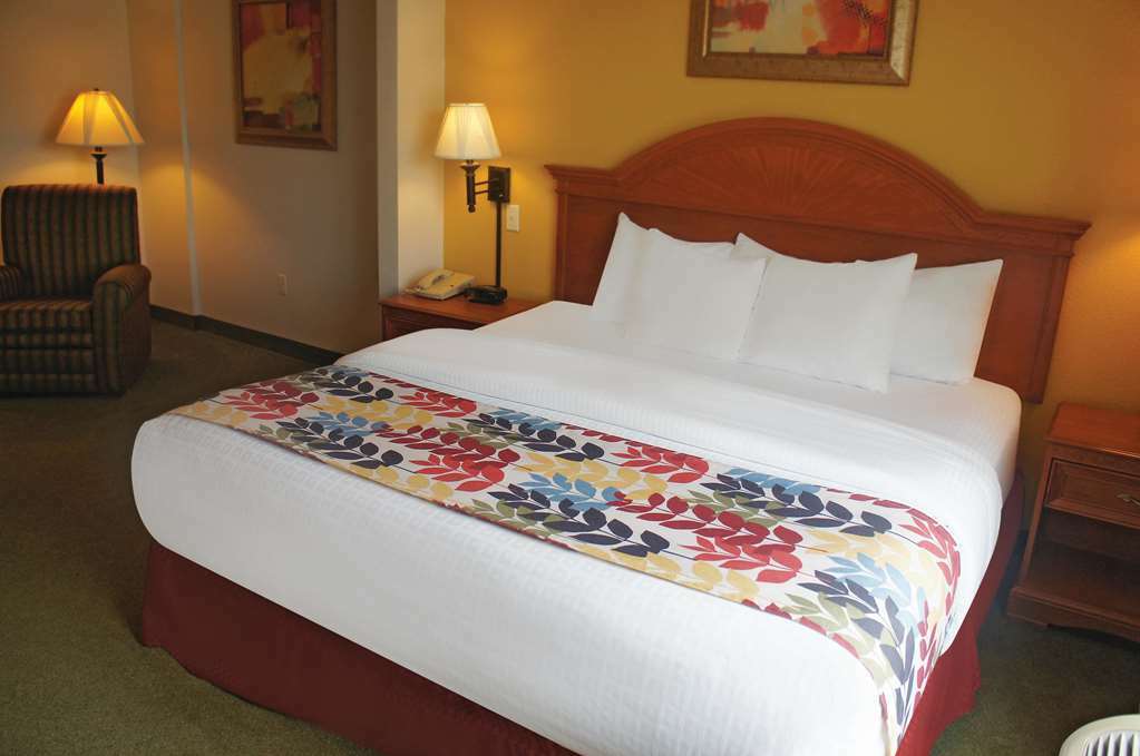 Hotel La Quinta By Wyndham Springfield Airport Plaza Habitación foto