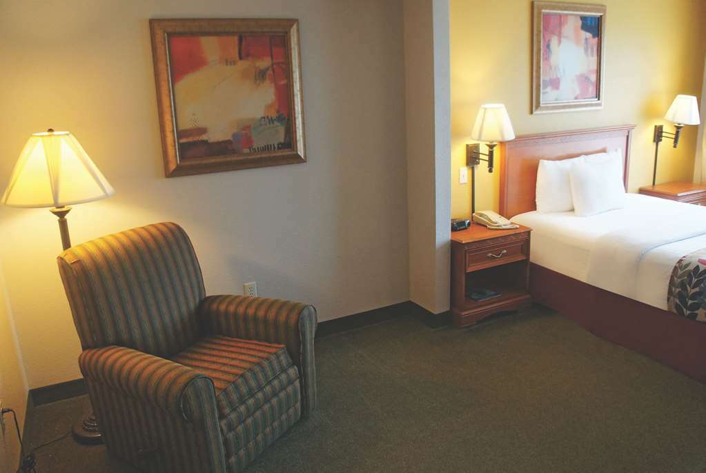 Hotel La Quinta By Wyndham Springfield Airport Plaza Habitación foto